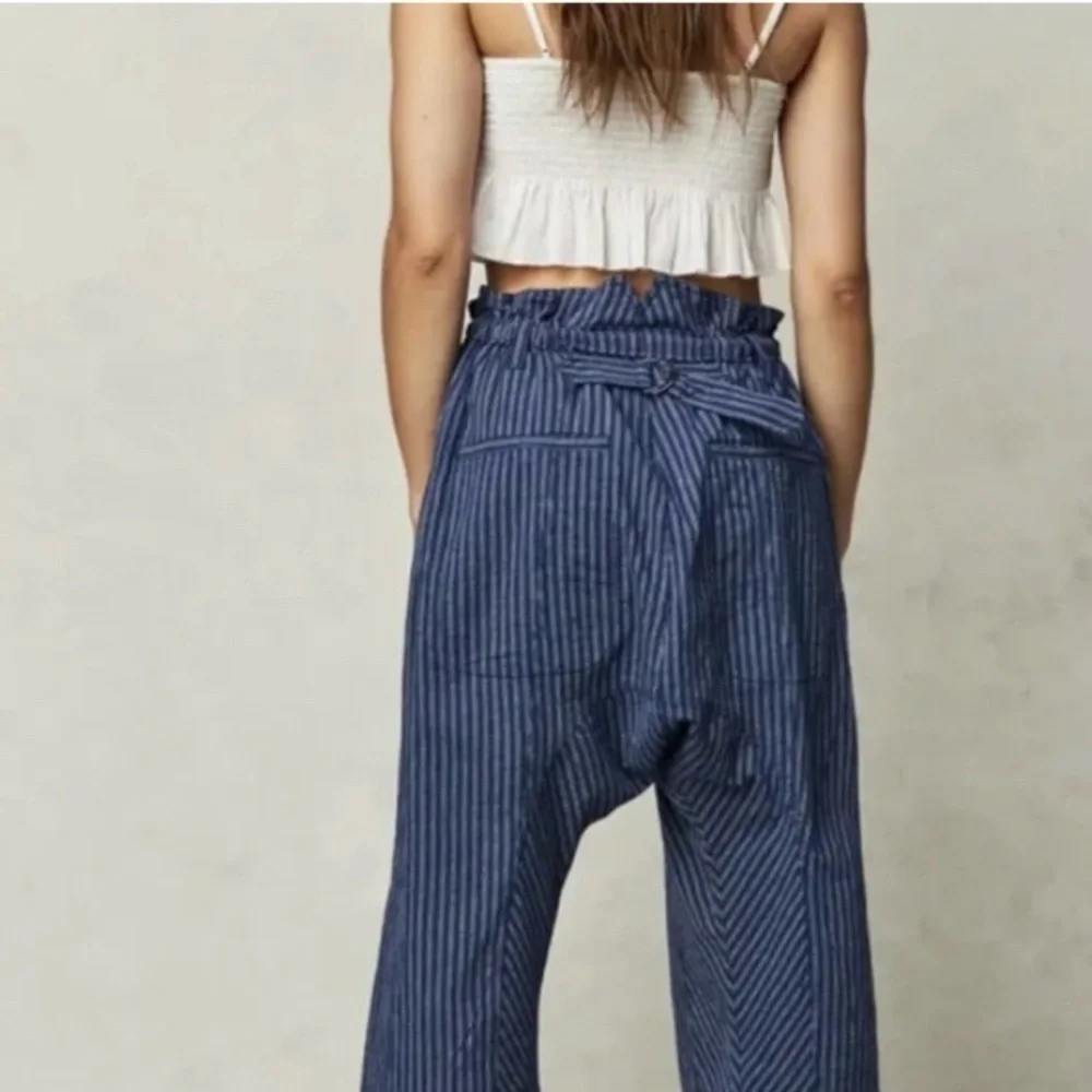 Free People Blue Paper Bag Runyon Harem Pinstripe Jeans Size XS EUC - Picture 3 of 14